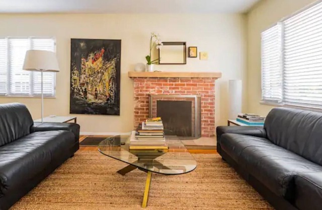 Entire Stylish South Park 3BRM 2BA House & Yard