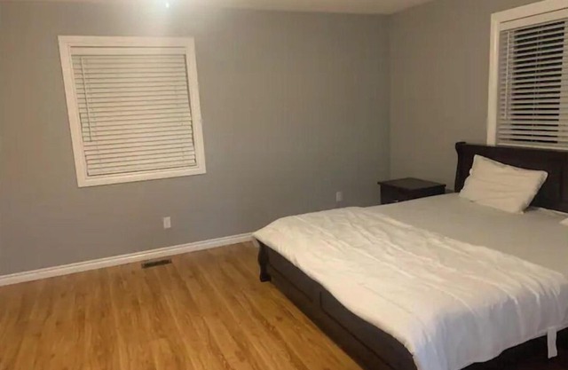 Entire top floor huge 1 bedroom apt private entry!