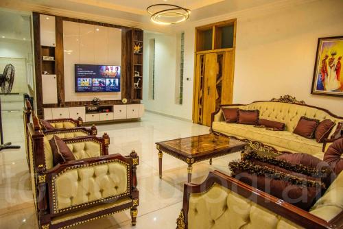 Enugu-LuxVilla 4 BEDROOM LUXURY DUPLEX