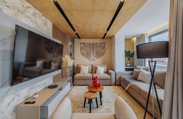 |EP| Spacious Apt in Laureles w/AC's, Views, Desk