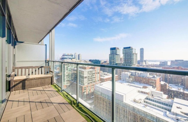 Epic 2BR Condo w/Panoramic CN Tower/City View