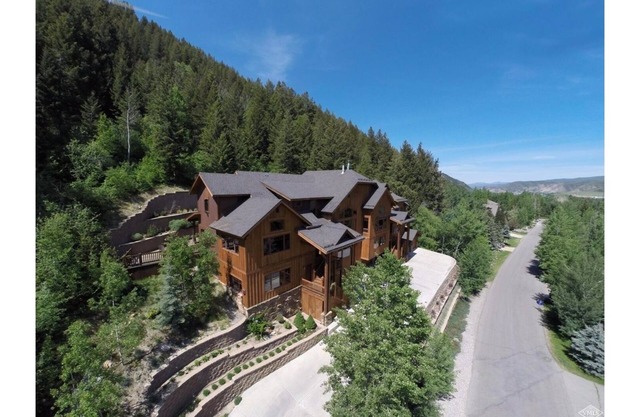 Epic 4BR Home w/new Jacuzzi, Minutes From BC/Vail Ski Resorts