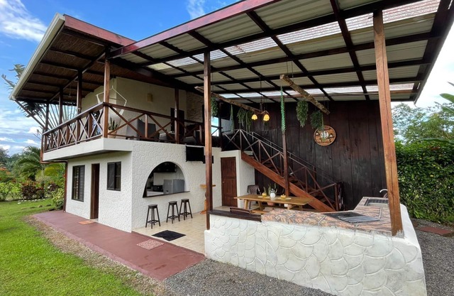 Equipped and cozy place! Perfect to relax and rest! (Lugar equipado y acogedor)