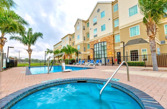 Equipped Suite | Free Daily Breakfast, Pool + Business Center