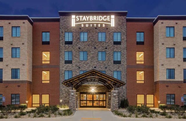 Equipped Suite Near I-94 | Free Daily Breakfast, Indoor Pool + Fitness Center