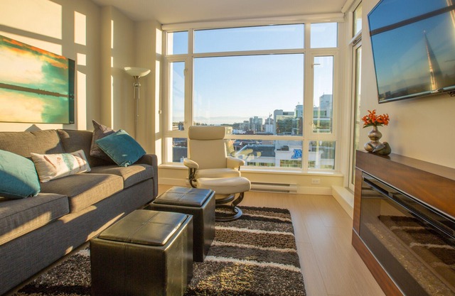 EraBella-Downtown 12th floor Beauty, Free Parking and Wifi, Close to Everything by Victoria Prime!