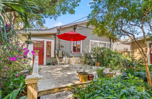 EREHWON RETREAT BUNGALOW ❤️⚡ REFINEMENT & COMFORT