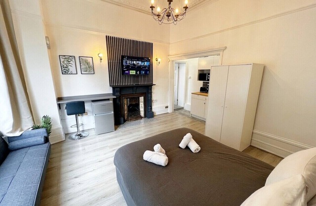 Erin Court Mansions - Suite 10