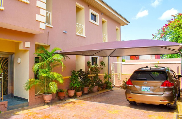ERITH APARTMENT AND SUITES