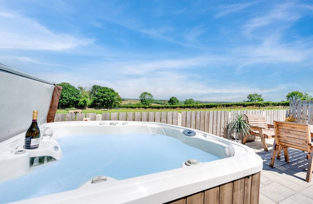 Erw Las - Three Bedroom House, Sleeps 6