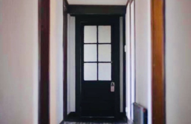 Escalera al puerto Guest House