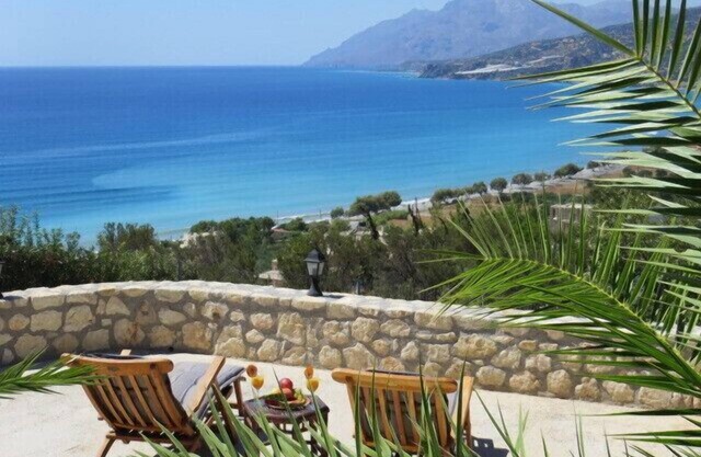 Escape everyday life away from the hustle and bustle .