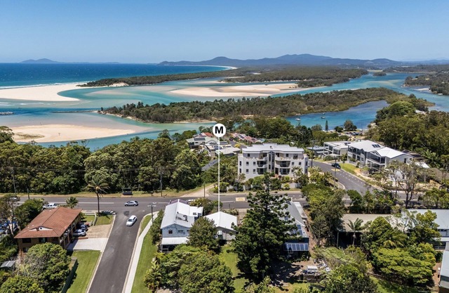 Escape from it all at Crooked Cottage, your peaceful retreat nestled in the heart of Nambucca Heads.