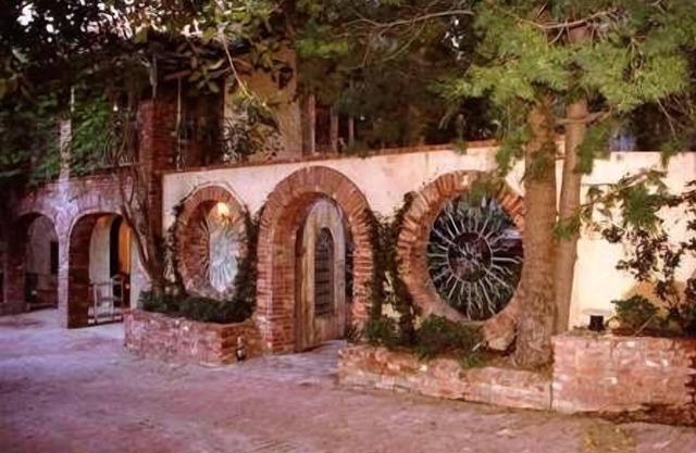 Escape LA to nearby nature Live/Work Tuscan Villa Estate with Indoor Pool/Spa