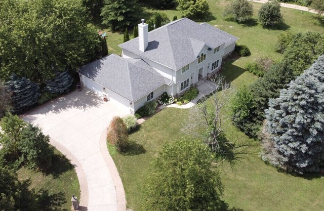 Escape the City: 5-Acre Country Retreat Near Geneva Lake.Private Nature Getaway!