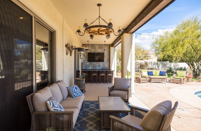 Escape to Casa de Agave. Your 4-bedroom haven in the beautiful Arizona desert.