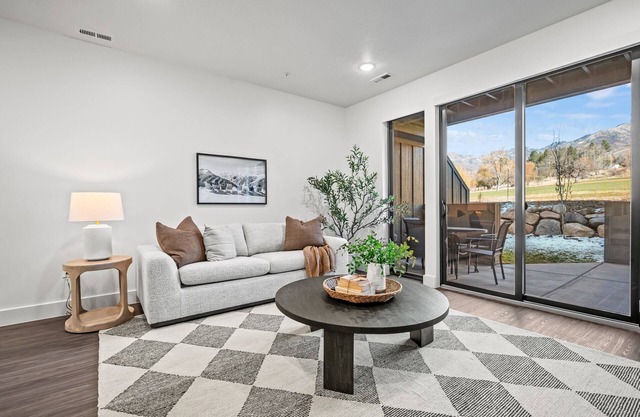Escape to Eden at the Pointe C103 |Golf |Watersports