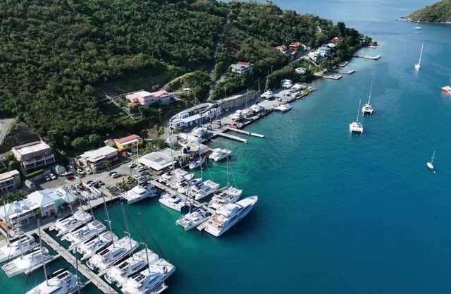 Escape to Hawksbill House: your oceanfront villa, private dock in Tortola, BVI