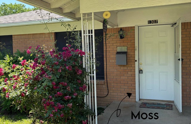 Escape to Moss Meadows: Your Serene Trip Awaits - Pet Friendly -