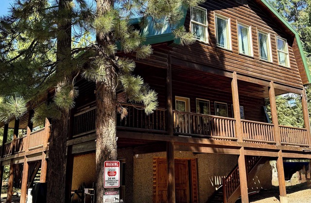 Escape to the mountains in our luxurious 3-story cabin, perfect for families!