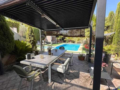 Espectacular alojamiento con Piscina en Llíria