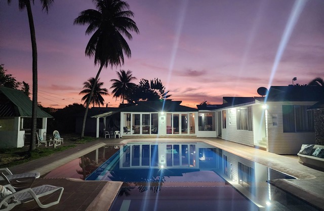 Espectacular Casa con amplios espacios para disfrutar, muy buena ubicación.