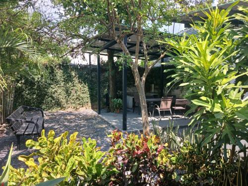 Estancia Santa Teresita (EST)