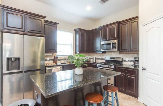 Estate on Tea Tree Dr