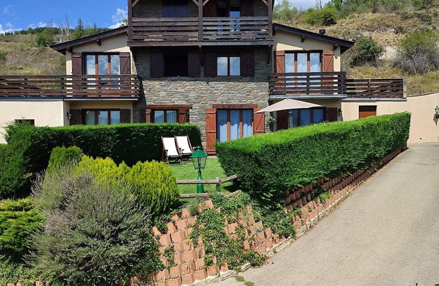 Estavar I (Bajanda) - Four Bedroom House, Sleeps 8