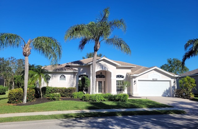 Estero, FLA - Beautiful Stoneybrook 5 bedroom house