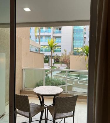 Estiloso Flat Brisas do Lago com terraço