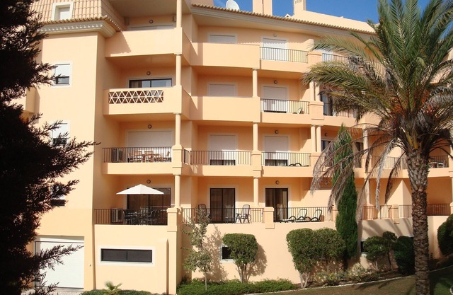 Estrela da Luz, 5* apartment 112m2, 2 bed- 2 bathrooms, 5 sleeps, large terrace