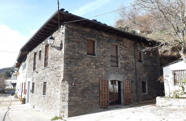ESTRELLA DEL SIL COTTAGE