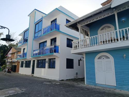 Estudio a solo pasos de la playa , El Pueblito