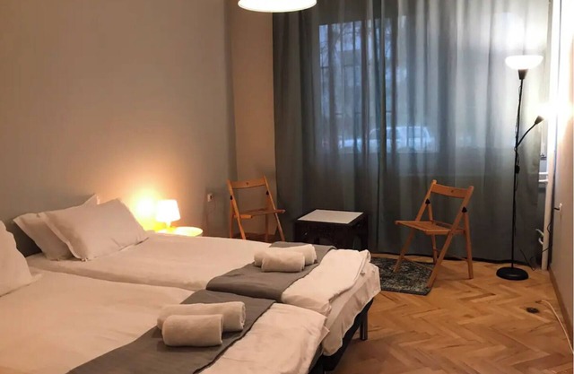 EU metro station, lovely 3-bedroom ap+free parking