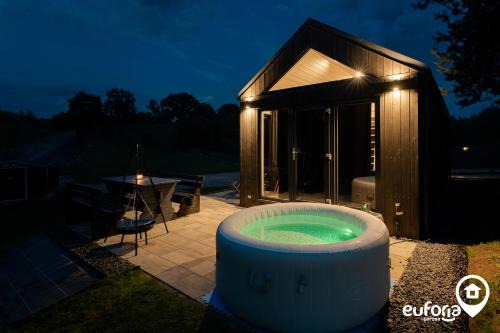 Euforia Górzno - nowoczesne domki nad jeziorem z sauną, balią, jacuzzi