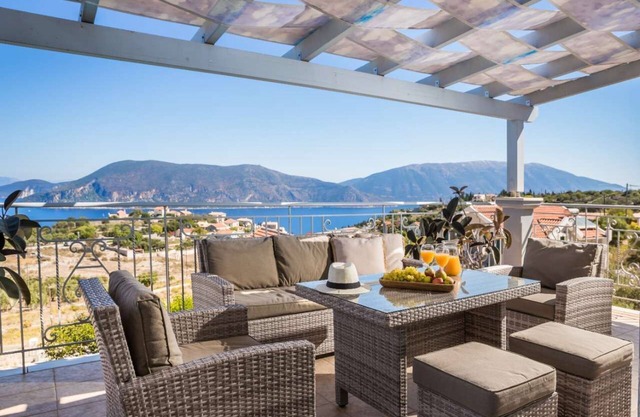 Evanthia - Three Bedroom Villa, Sleeps 6