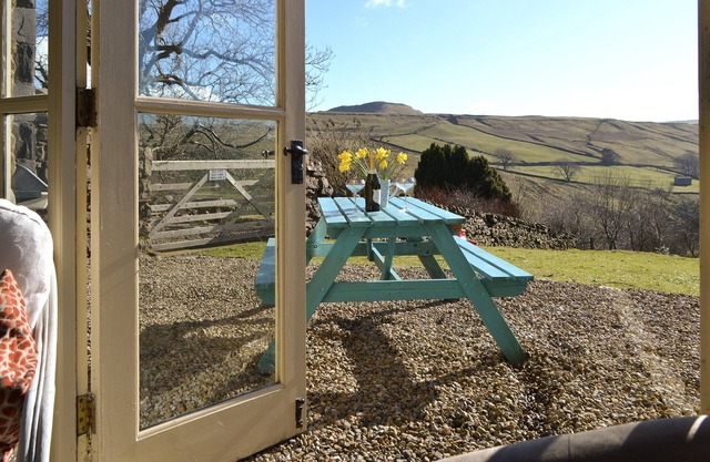 Even your horse can come with you on holiday to this cottage with stabling by arrangement and a trek
