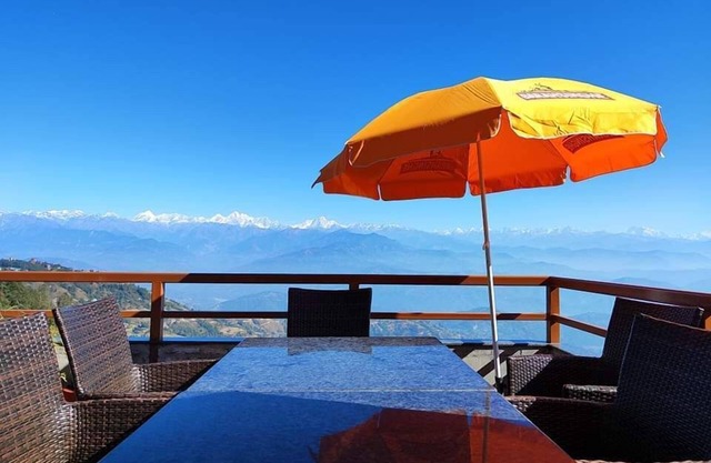 Everest Manla Resort