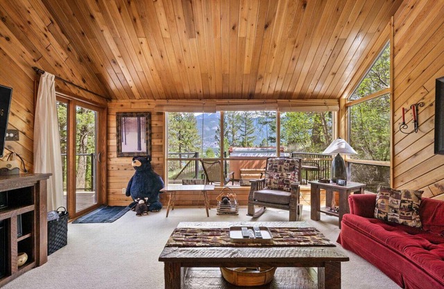 Evergreen Escape | Hot Tub | Tucked in the Woods