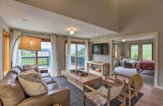 Evergreen Mountain Duplex w/Trail Access!