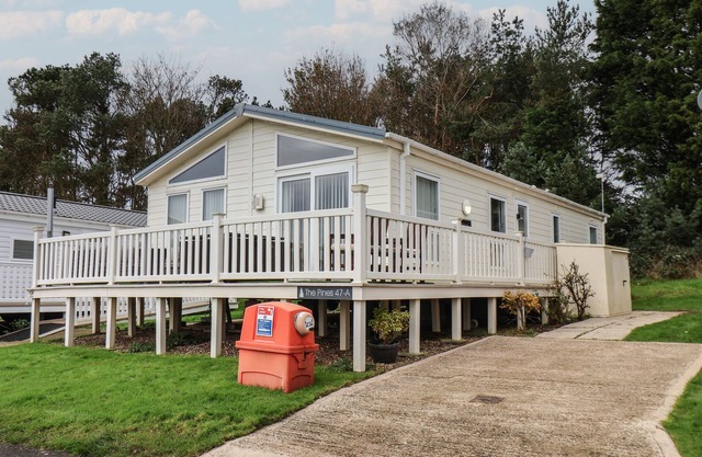 EVERGREEN PINES, pet friendly, country holiday cottage in Scarborough