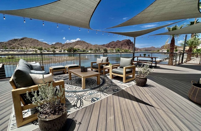 Everything & More at River Front 95! Dock, Bar