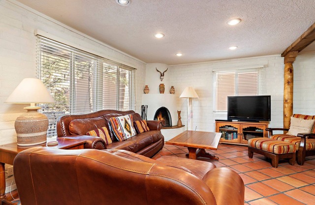 EVERYTHING You Love Right Here, Blocks From Downtown