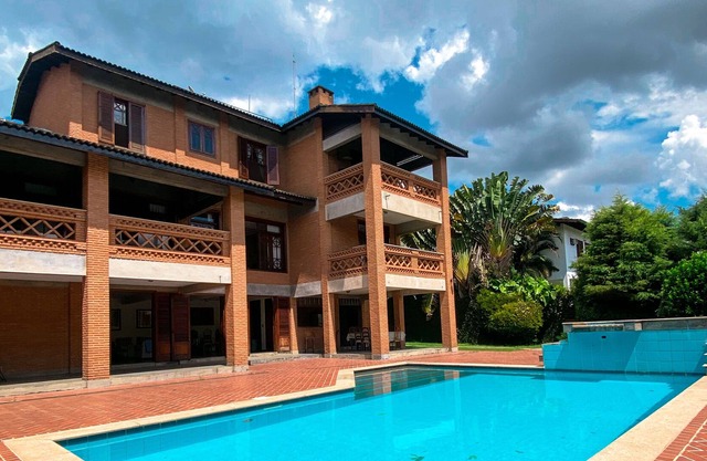 Excelente Propriedade na Granja Viana