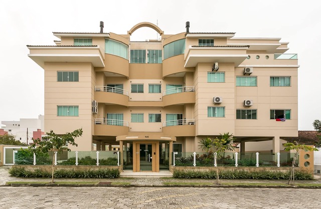 Excellent two bedroom apartment with a suite 100 meters from the sea