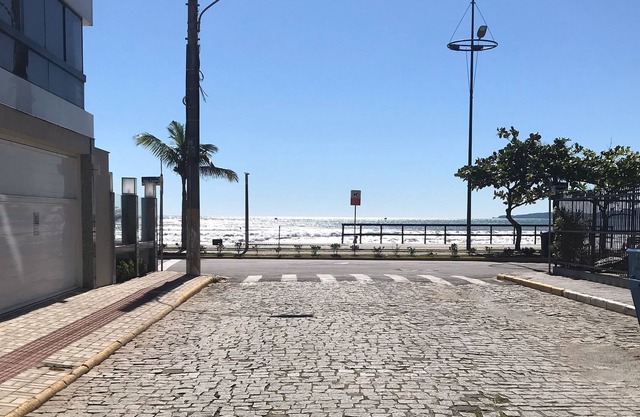 Excellent apartment 40 meters from the sea, in the center of Itapema, with air cond, wi fi