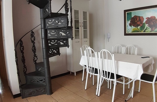 Excellent apartment building with pool, sauna, garage, terrace.