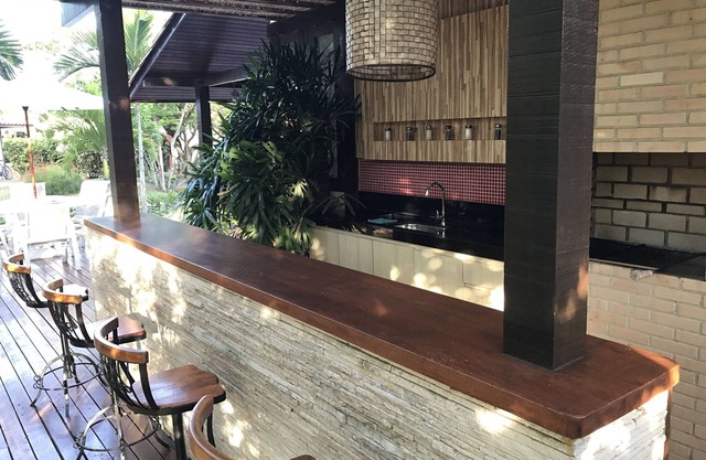 Excellent house in gated community with total security, 24h concierge, 4 suites