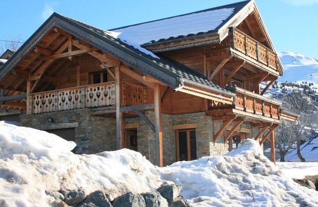 EXCEPTIONAL CHALET IN THE HAMLET OF HUEZ - SLEEPS 8